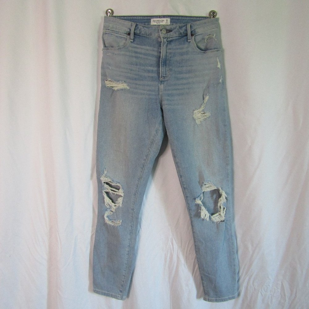 COPY - Abercrombie Super Skinny Ankle High Rise Light Wash Distressed Jeans Siz…